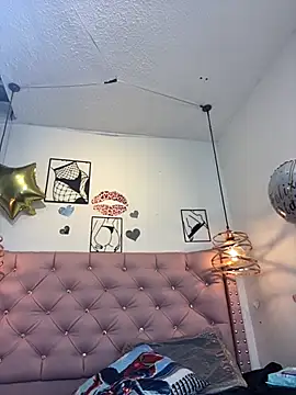 Snapshot of antonella87 chatting on November 27, 8:22 pm antonella87 online show from November 27, 8:22 pm