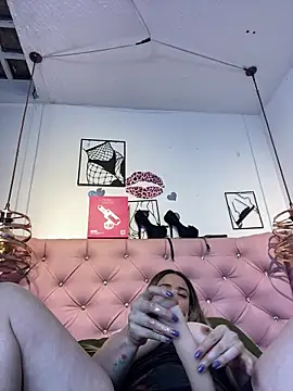 Snapshot of antonella87 chatting on June 3, 11:32 pm antonella87 online show from June 3, 11:32 pm