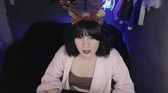 Snapshot of isis_diosa chatting on December 13, 3:11 pm isis diosa online show from December 13, 3:11 pm