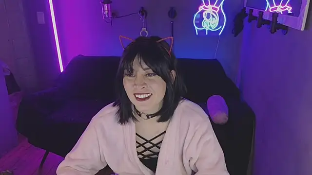 Snapshot of isis_diosa chatting on January 15, 11:51 pm isis diosa online show from January 15, 11:51 pm