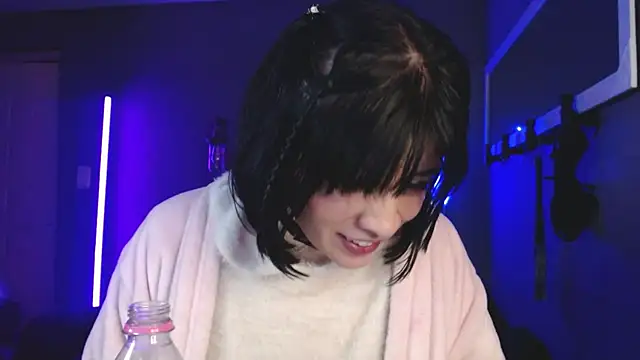 Snapshot of isis_diosa chatting on February 4, 2:39 am isis diosa online show from February 4, 2:39 am