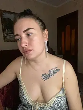 Roxana Bell online show from April 4, 12:13 pm