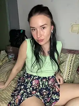 Roxana Bell online show from April 21, 8:01 pm