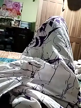 Snapshot of DulajThushara2468 chatting on December 21, 2:35 pm DulajThushara2468 online show from December 21, 2:35 pm