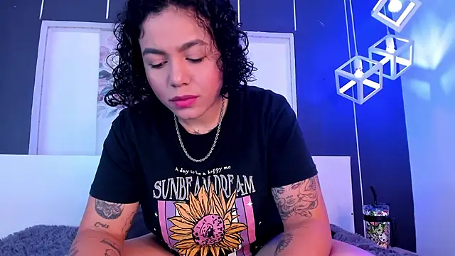 Snapshot of Alexxxholy chatting on December 31, 1:41 pm Alexxxholy online show from December 31, 1:41 pm