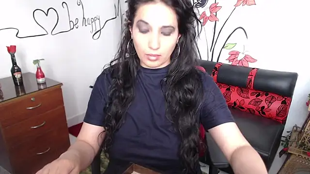 Roxanne Ssummers online show from January 8, 8:18 pm