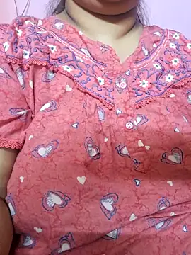 Snapshot of Ravina_patil1 chatting on March 13, 12:37 am Ravina patil1 online show from March 13, 12:37 am