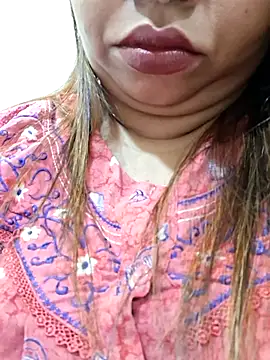 Snapshot of Ravina_patil1 chatting on November 15, 7:10 pm Ravina patil1 online show from November 15, 7:10 pm