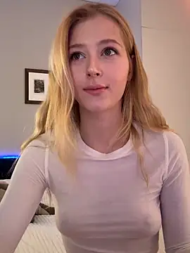 LunaRase online show from April 11, 4:50 am