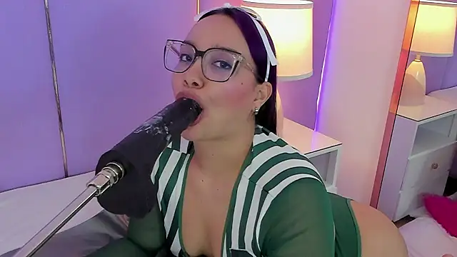 SophyRuiz  online show from January 16, 11:58 am