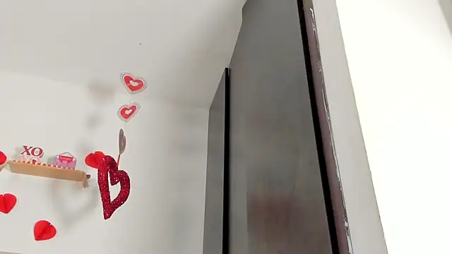 Snapshot of Avaline_Blancx chatting on February 16, 1:36 am Avaline Blancx online show from February 16, 1:36 am