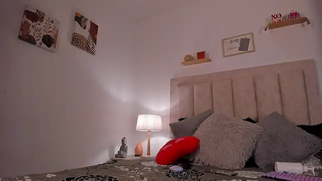 Snapshot of Avaline_Blancx chatting on February 27, 4:20 am Avaline Blancx online show from February 27, 4:20 am