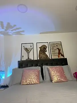 exoticcute online show from March 11, 9:21 pm