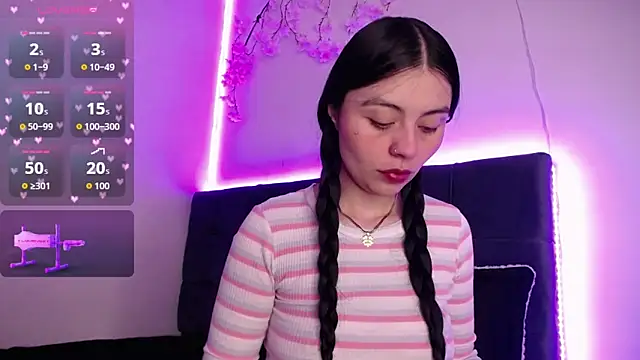 Snapshot of nea-w chatting on October 4, 7:17 am nea-w online show from October 4, 7:17 am