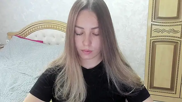 Mia shy1 online show from November 14, 7:07 am