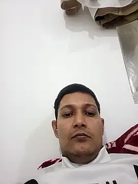 Snapshot of daddylove87 chatting on November 29, 8:12 pm daddylove87 online show from November 29, 8:12 pm