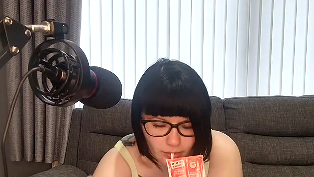 SquirtingIrishShannon online show from February 3, 3:49 pm