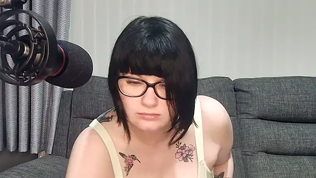 SquirtingIrishShannon online show from February 3, 7:31 pm