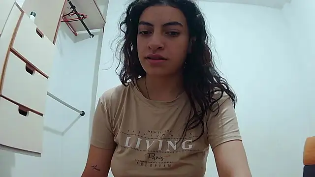 stephybrowm7 online show from March 13, 1:29 pm