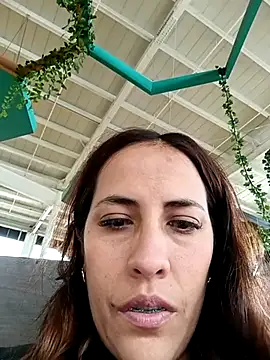 Snapshot of Lena-32 chatting on March 4, 4:09 pm Lena-32 online show from March 4, 4:09 pm