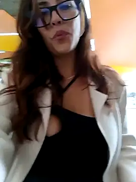 Snapshot of Lena-32 chatting on March 17, 5:38 pm Lena-32 online show from March 17, 5:38 pm