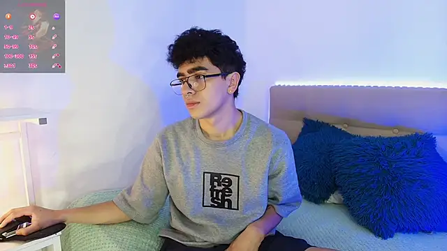  nickconnor01 online show from November 26, 8:21 pm