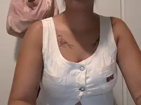 Snapshot of isabellalisa chatting on February 11, 3:08 am isabellalisa online show from February 11, 3:08 am