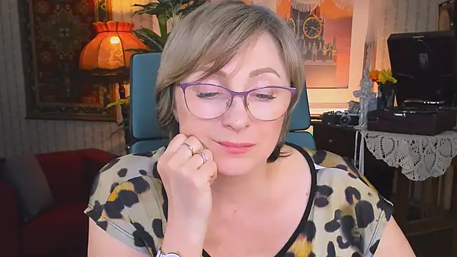 Snapshot of sugar_vivien chatting on February 5, 3:20 pm sugar vivien online show from February 5, 3:20 pm