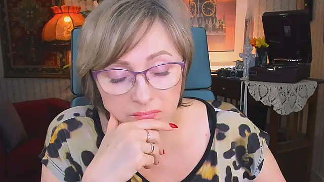 Snapshot of sugar_vivien chatting on February 5, 6:26 pm sugar vivien online show from February 5, 6:26 pm