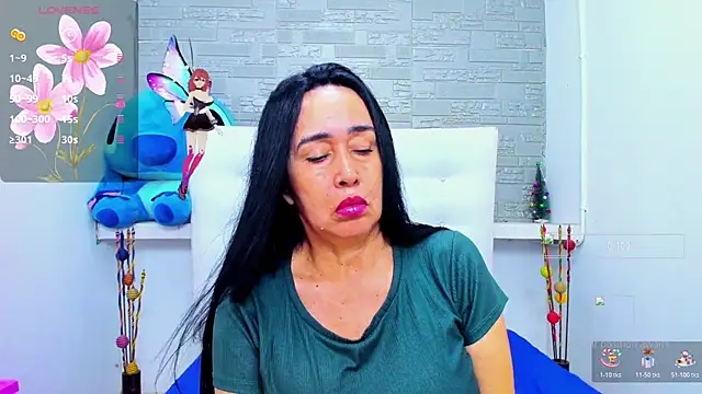 HorniestMilf online show from November 2, 10:23 pm