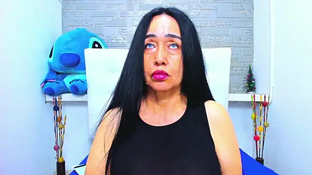 HorniestMilf online show from November 26, 8:32 pm