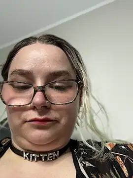 kitten0760 online show from July 3, 6:14 pm