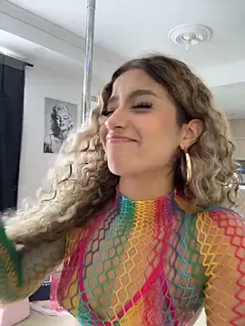 Snapshot of Melina-Smith chatting on December 19, 7:54 pm Melina-Smith online show from December 19, 7:54 pm