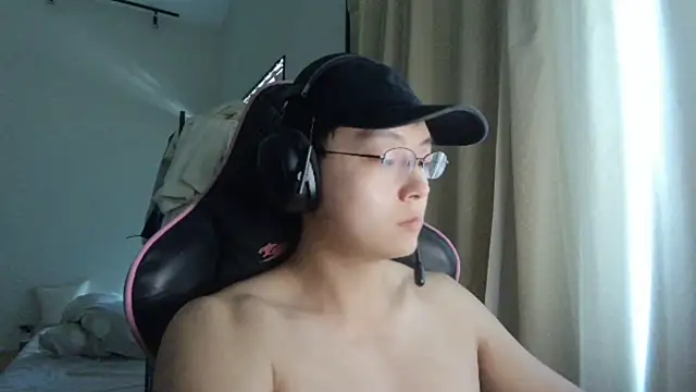 Tkcqcc online show from December 9, 1:18 am