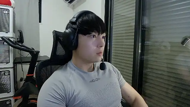 Snapshot of Tkcqcc chatting on January 6, 10:30 am Tkcqcc online show from January 6, 10:30 am