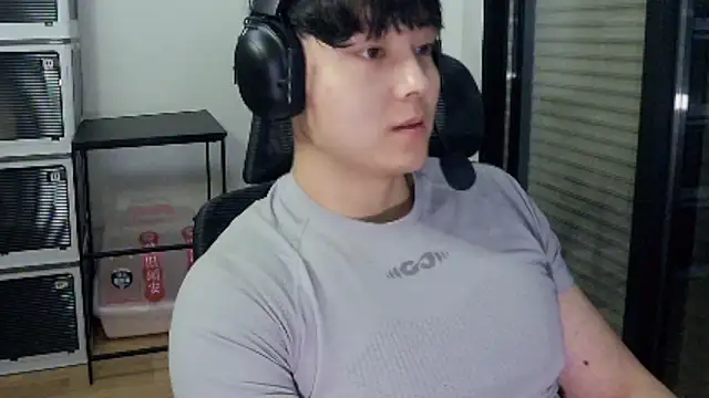 Snapshot of Tkcqcc chatting on March 2, 3:30 pm Tkcqcc online show from March 2, 3:30 pm