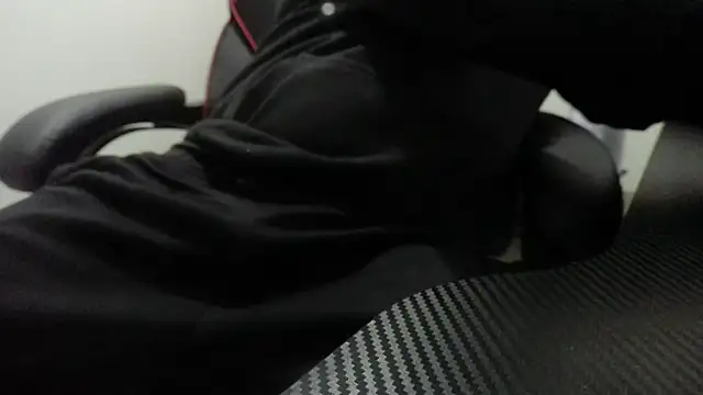 Snapshot of Dandi19 chatting on November 27, 2:24 am Dandi19 online show from November 27, 2:24 am