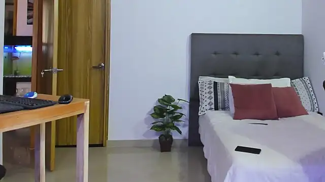 Snapshot of sexy_blackman3606 chatting on October 8, 8:06 pm sexy blackman3606 online show from October 8, 8:06 pm