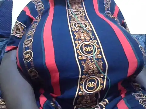 Snapshot of pritty-leila chatting on May 21, 7:54 pm pritty-leila online show from May 21, 7:54 pm