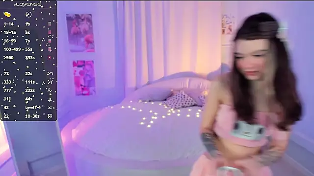 Snapshot of Lil_Amelie chatting on January 26, 2:19 pm Lil Amelie online show from January 26, 2:19 pm