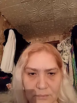 Snapshot of Minna_Jeannie chatting on November 17, 2:06 am Minna Jeannie online show from November 17, 2:06 am