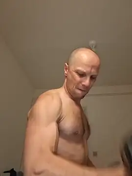 wedge75 online show from April 12, 5:07 pm