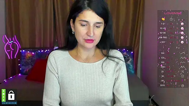 Snapshot of Alianna_Solo_Kisses chatting on January 16, 3:46 pm Alianna Solo Kisses online show from January 16, 3:46 pm