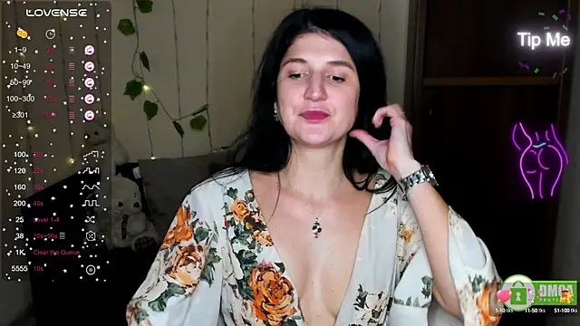 Snapshot of Alianna_Solo_Kisses chatting on February 4, 3:26 pm Alianna Solo Kisses online show from February 4, 3:26 pm