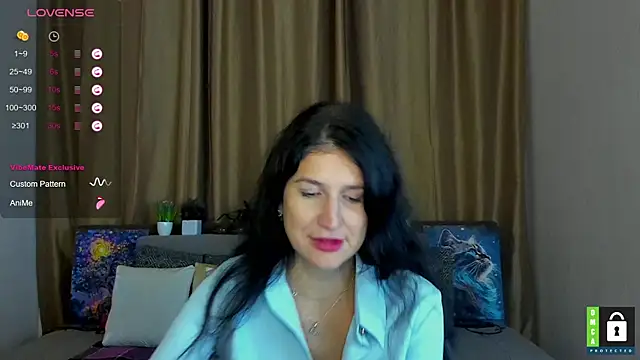 Snapshot of Alianna_Solo_Kisses chatting on October 21, 5:30 am Alianna Solo Kisses online show from October 21, 5:30 am