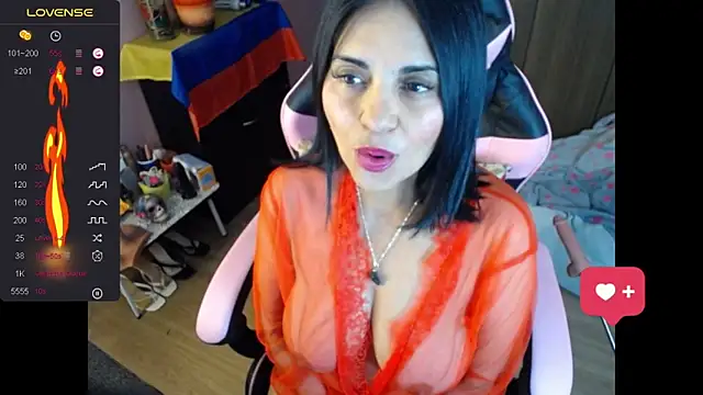 paolagomez  online show from October 15, 9:20 am