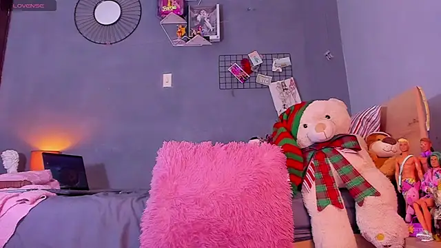 Snapshot of tiffbeatiful chatting on December 28, 3:26 pm tiffbeatiful online show from December 28, 3:26 pm