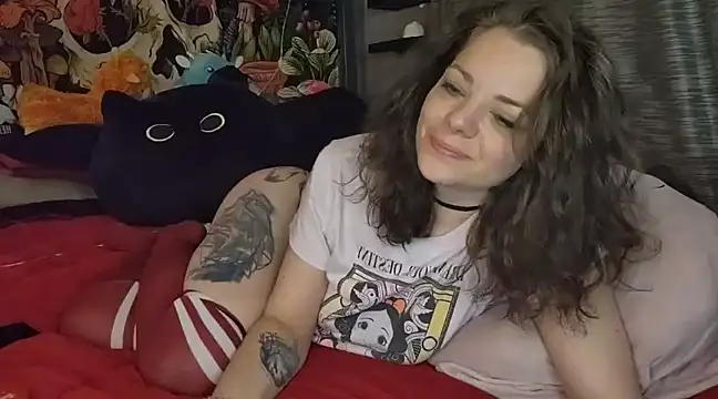 Snapshot of MiaElizabeth chatting on January 3, 4:27 pm MiaElizabeth online show from January 3, 4:27 pm