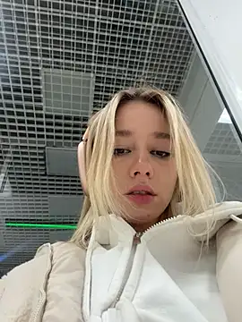 SSSATIVA model online show from February 27, 4:09 am