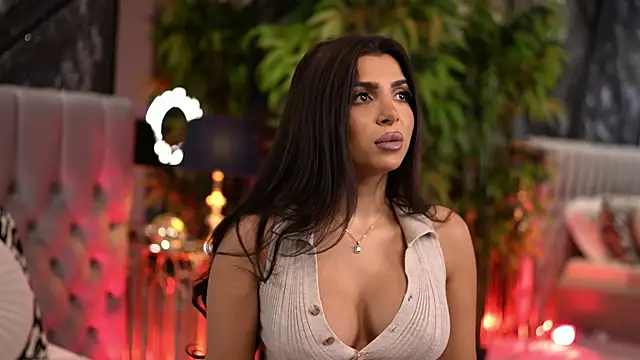 NicoleCellini online show from December 19, 7:32 pm